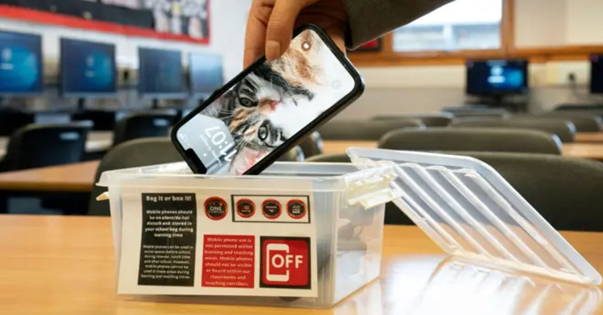Smartphones banned